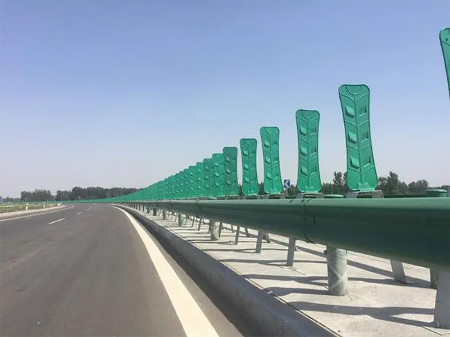 龙潭高速波形钢护栏