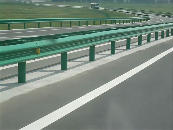 龙潭高速护栏板守护安全广泛应用于多个行业